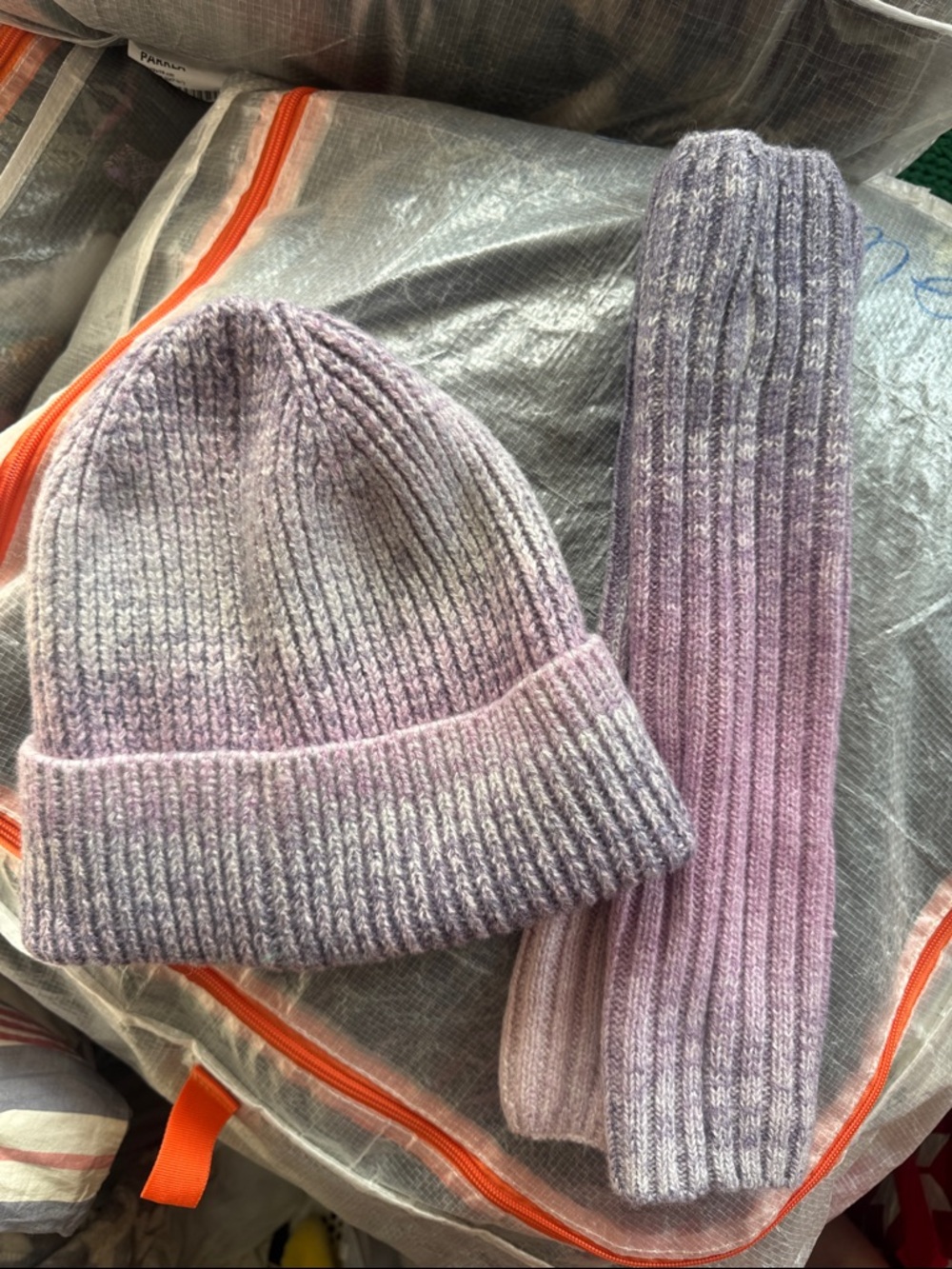 Soft Ombre Lilac Knit Beanie & Fingerless Gloves Set H&M